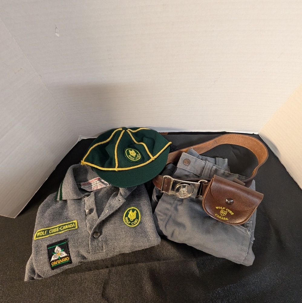 Vintage Boy Scout Wolf Cubs Shirt, Badges, Belt, Coin Pouch, Hat, Shorts Lot